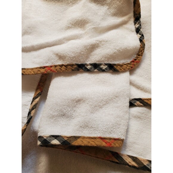 Burberry Towel Large Bath Pool Beach Rare White w Nova Check Piping Trim FLAWS - Picture 7 of 9